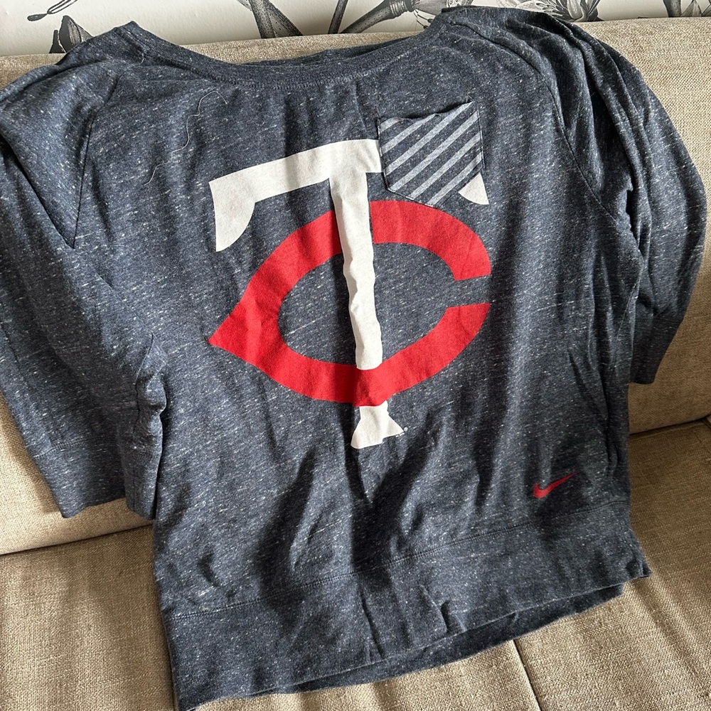 Nike Women's Dark Blue 3 quarter Sleeve Tee with Red and White Twins Graphic